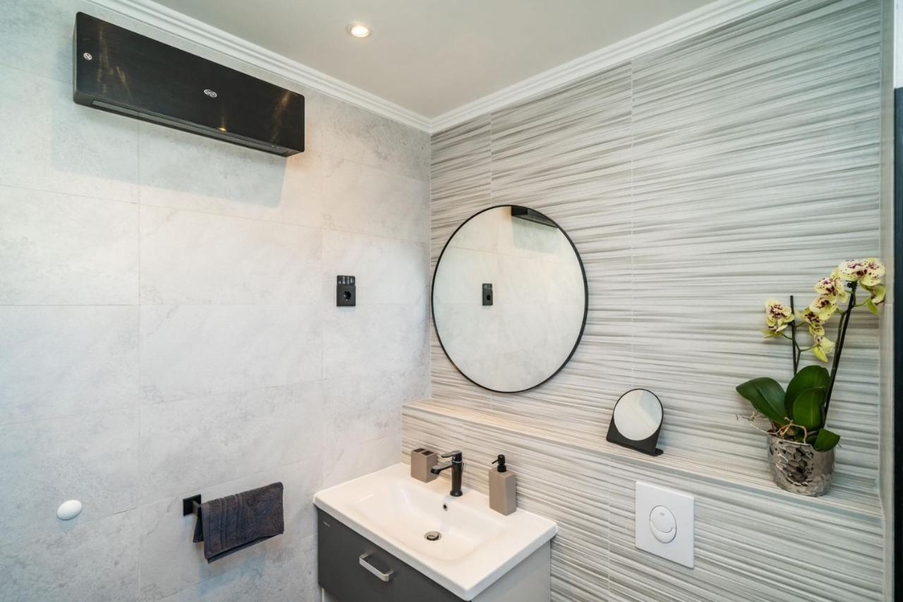 M2 Apartment